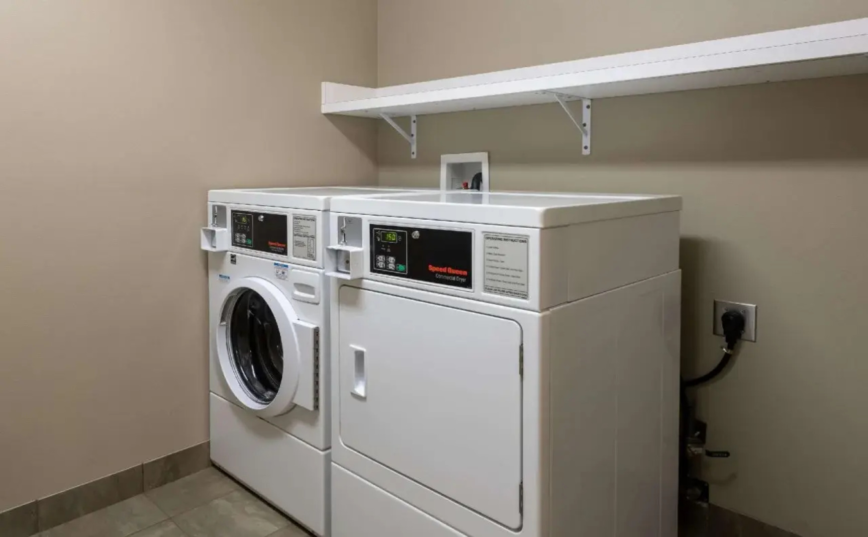 AmeriVu Inn and Suites - Chisago City