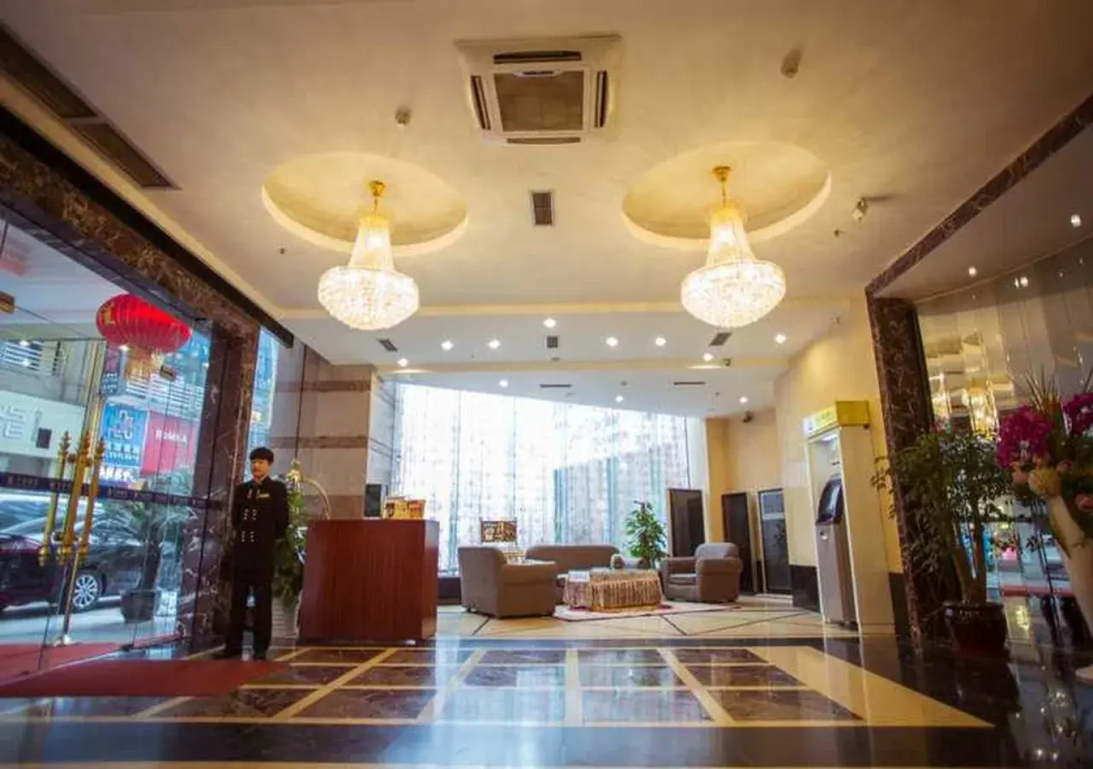 Universal House Hotel