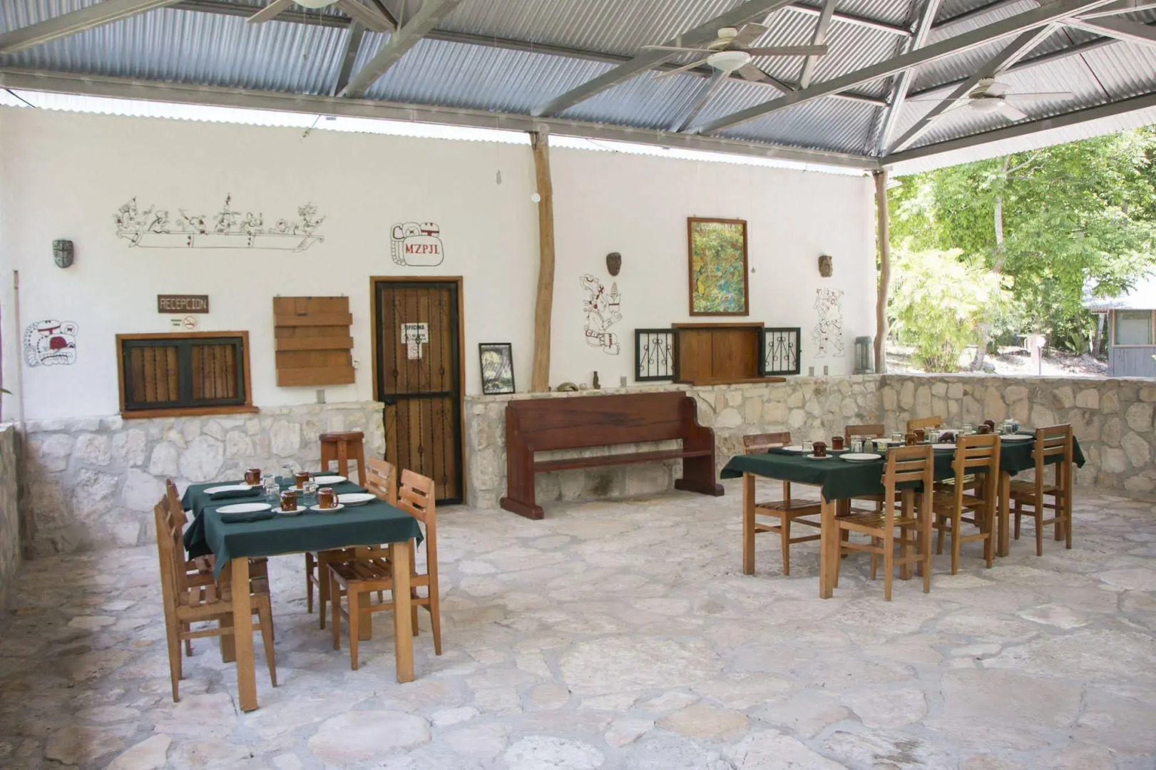 Maya Zacpetén Jungle Lodge