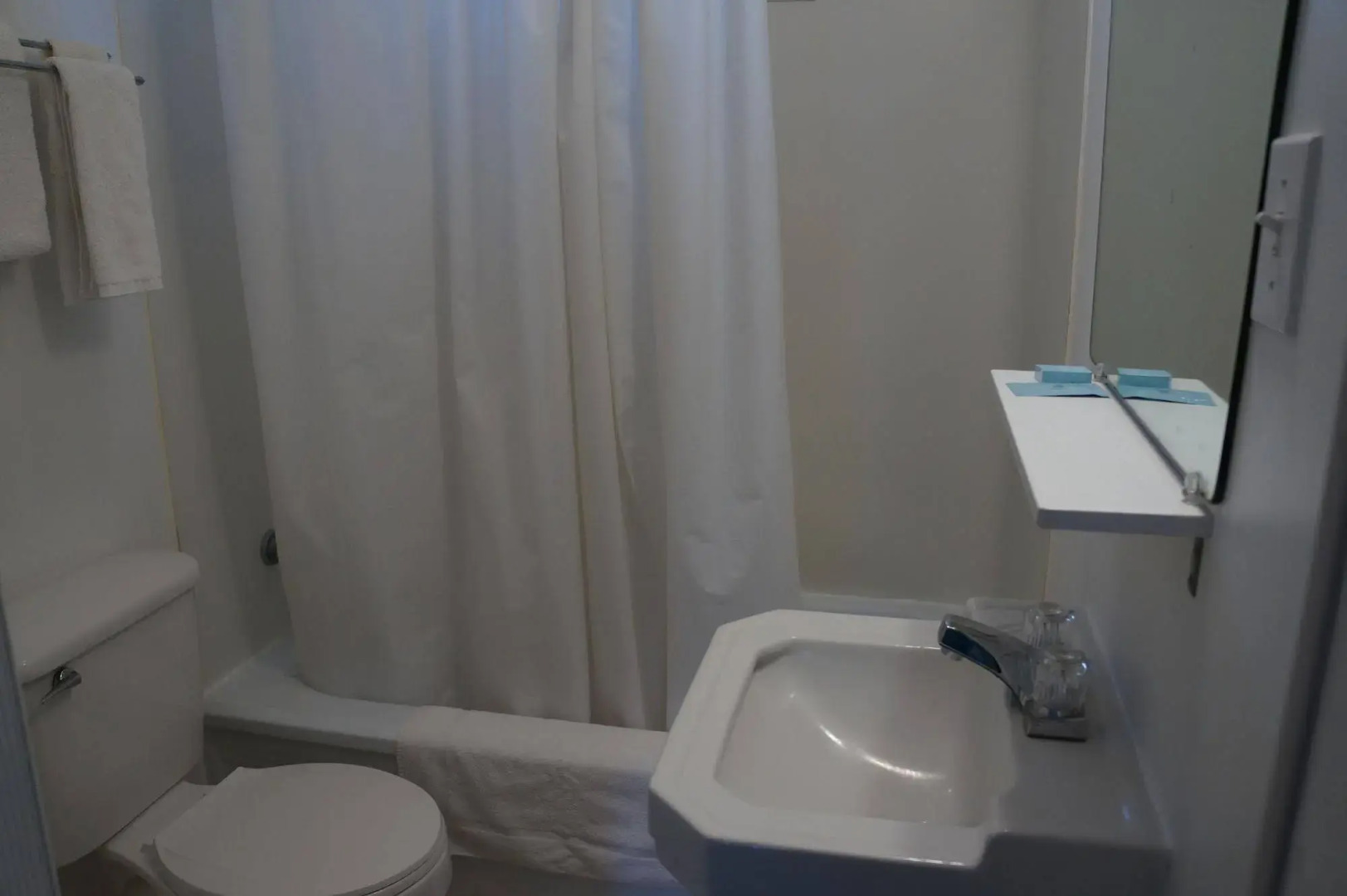 Boundary Creek Motel and RV Park