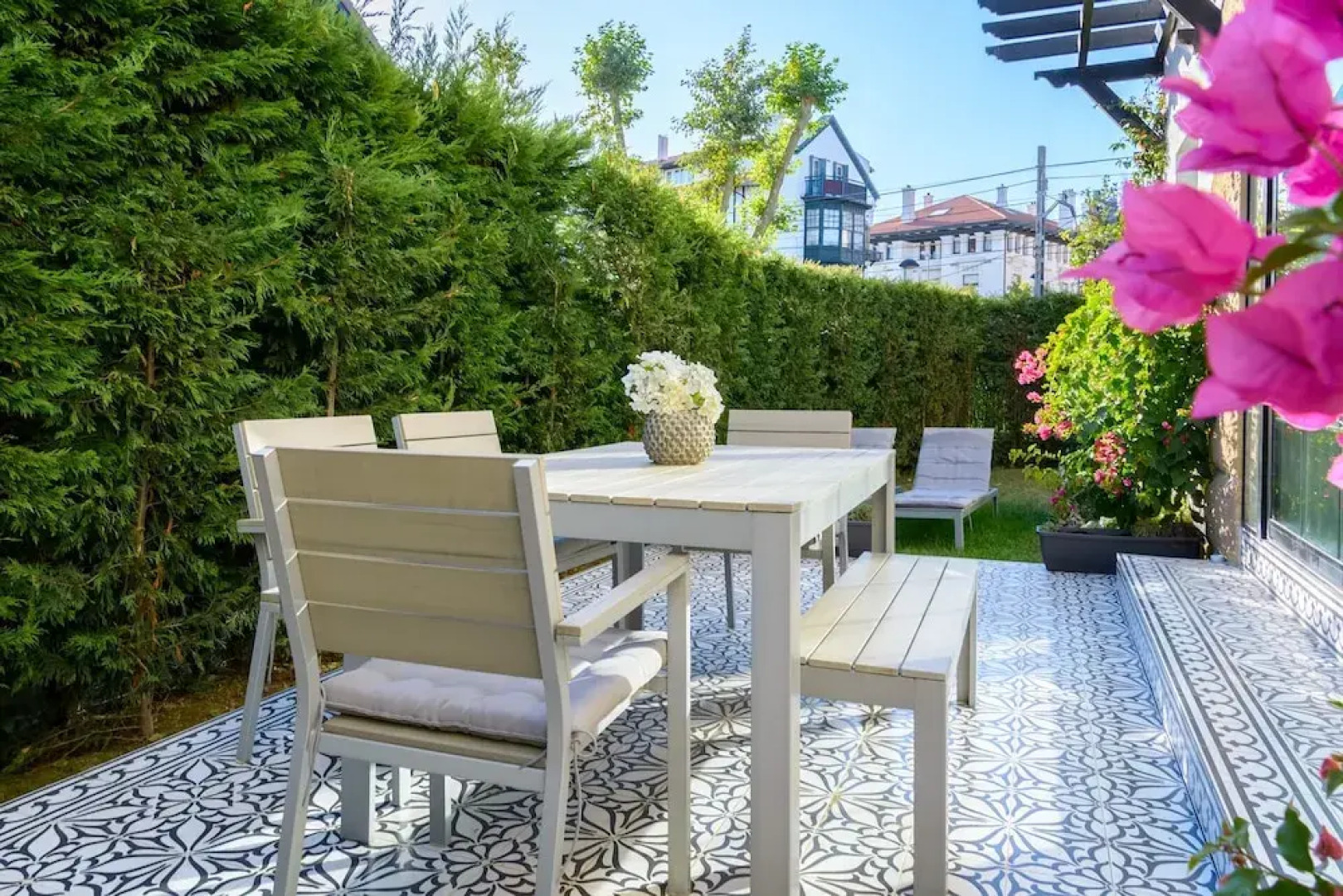 NEGURI I apartment with parking by Aston Rentals