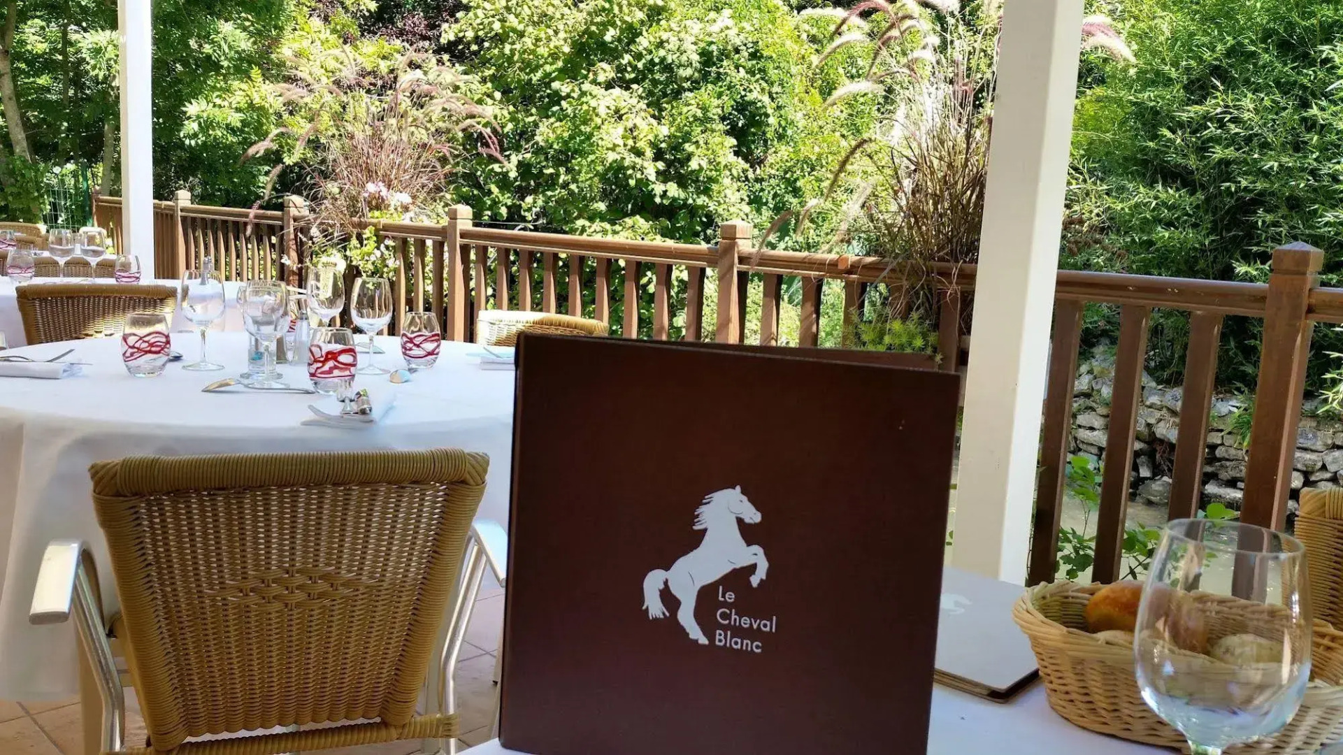 Logis Le Cheval Blanc et Clovis