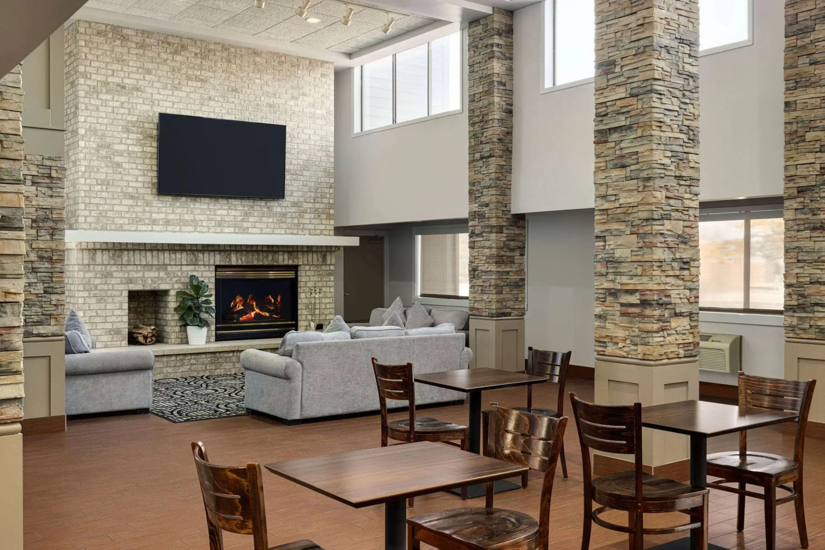 AmericInn by Wyndham Inver Grove Heights Minneapolis
