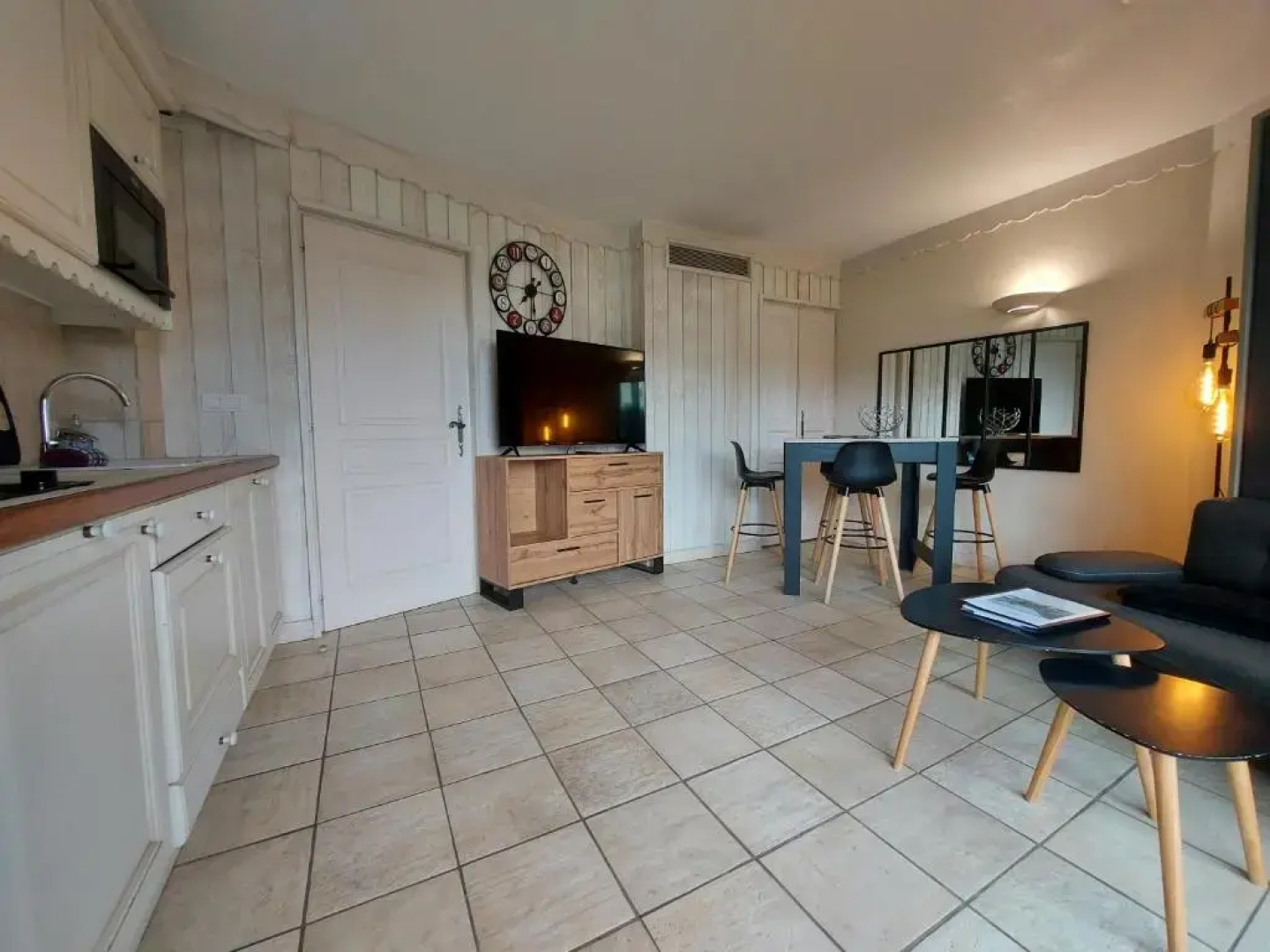 Rare : au bord du lac d’Annecy, cosy appartement en rez de jardin avec terrasse privative