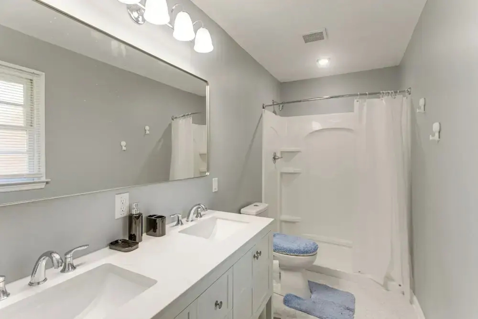 Near Shops & Eats: Home w/ Large Yard in Waycross!