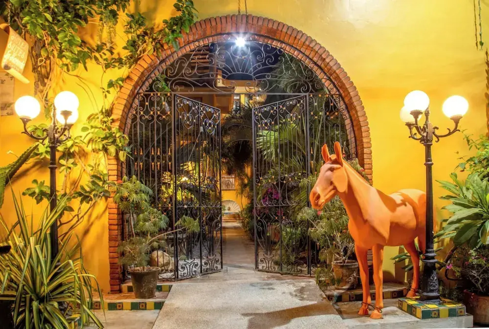 Hotel Suites La Hacienda