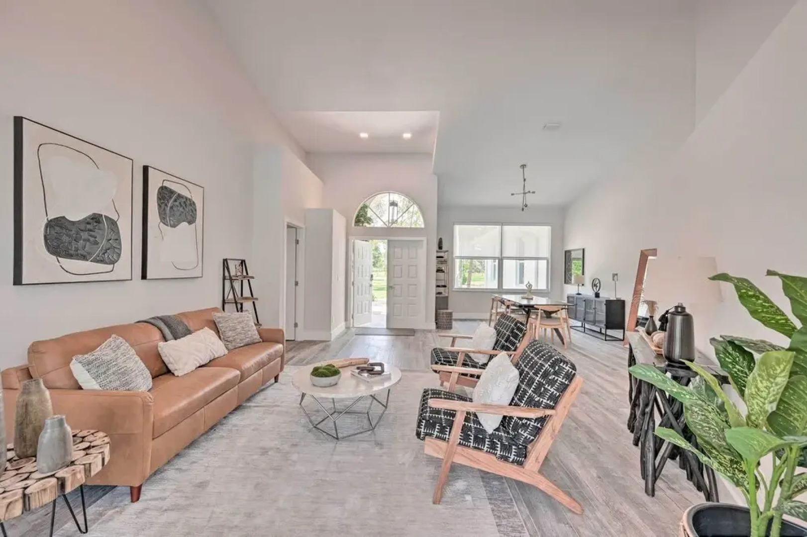 Sand Volleyball Court, Pool & Spa: Naples Gem!