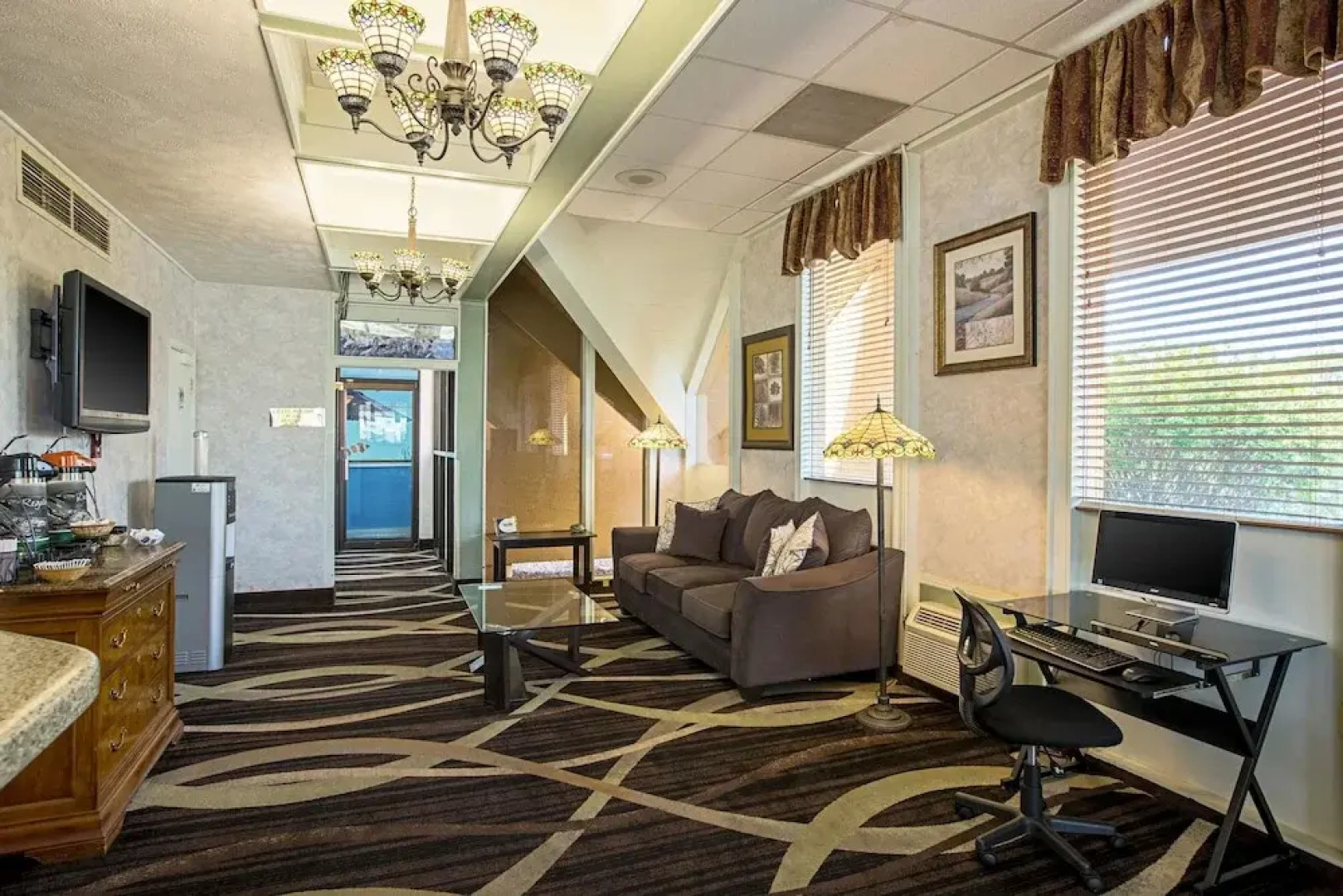 Quality Inn & Suites Metro