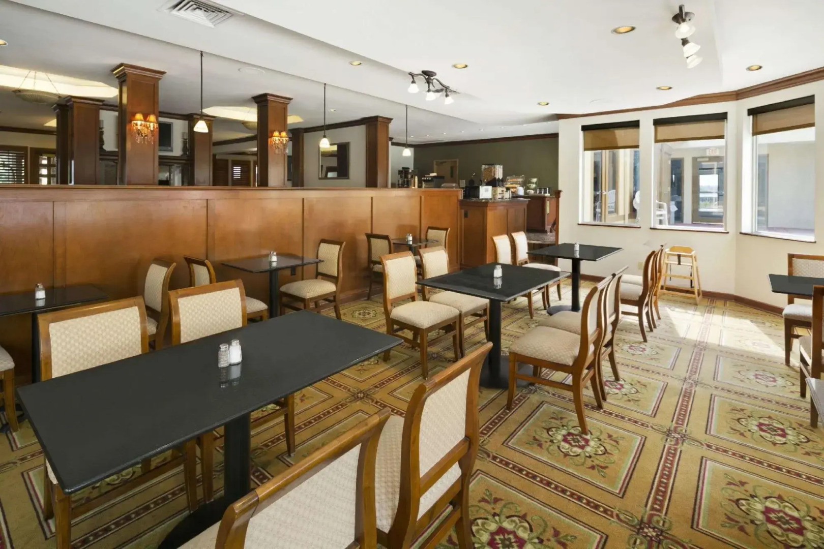 Days Inn & Suites Omaha NE