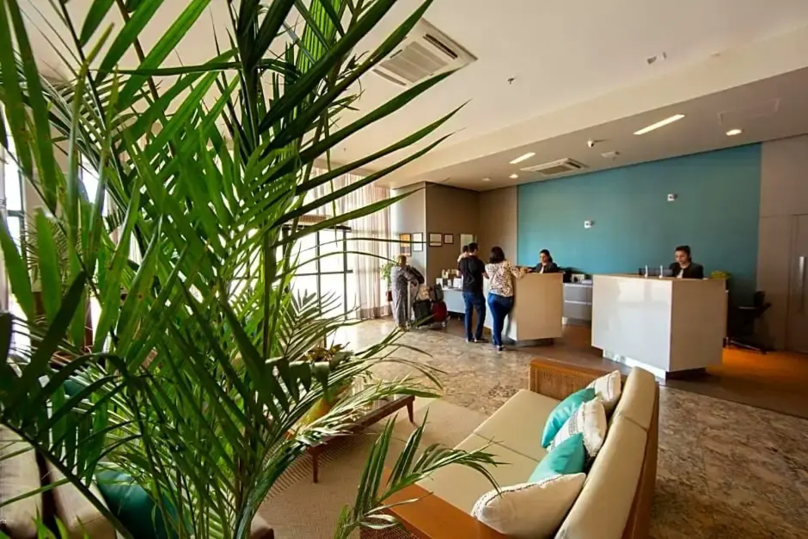 Confortável suíte com vista mar em Ponta Negra por Carpediem