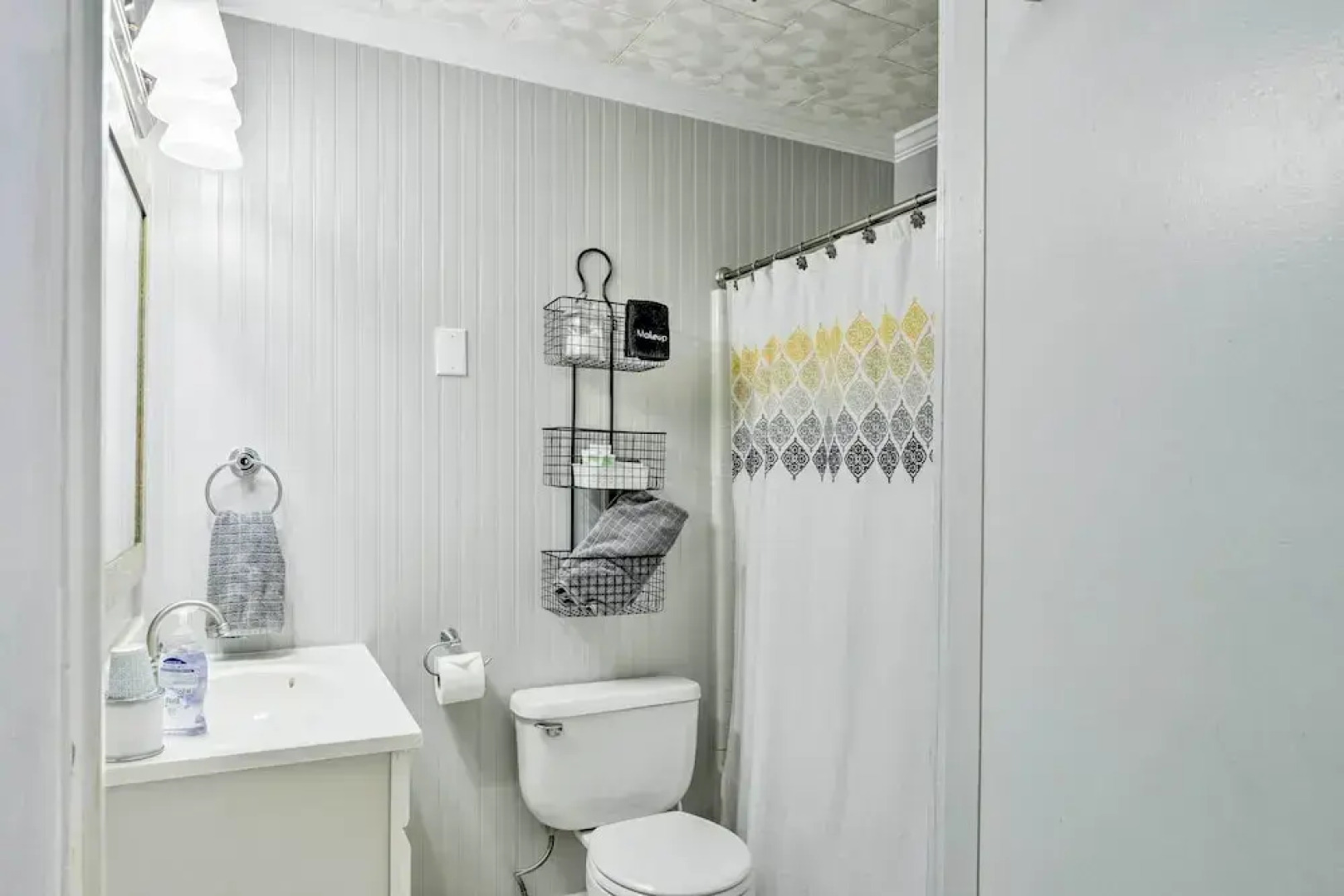 Enchanting Family House w/ Balcony < 3 Mi to Wvu!