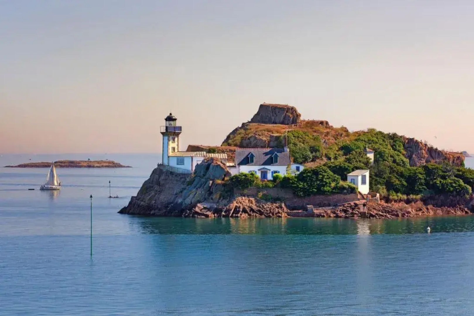 carantec 4 stars villa with jacuzzi and garden for 8 persons