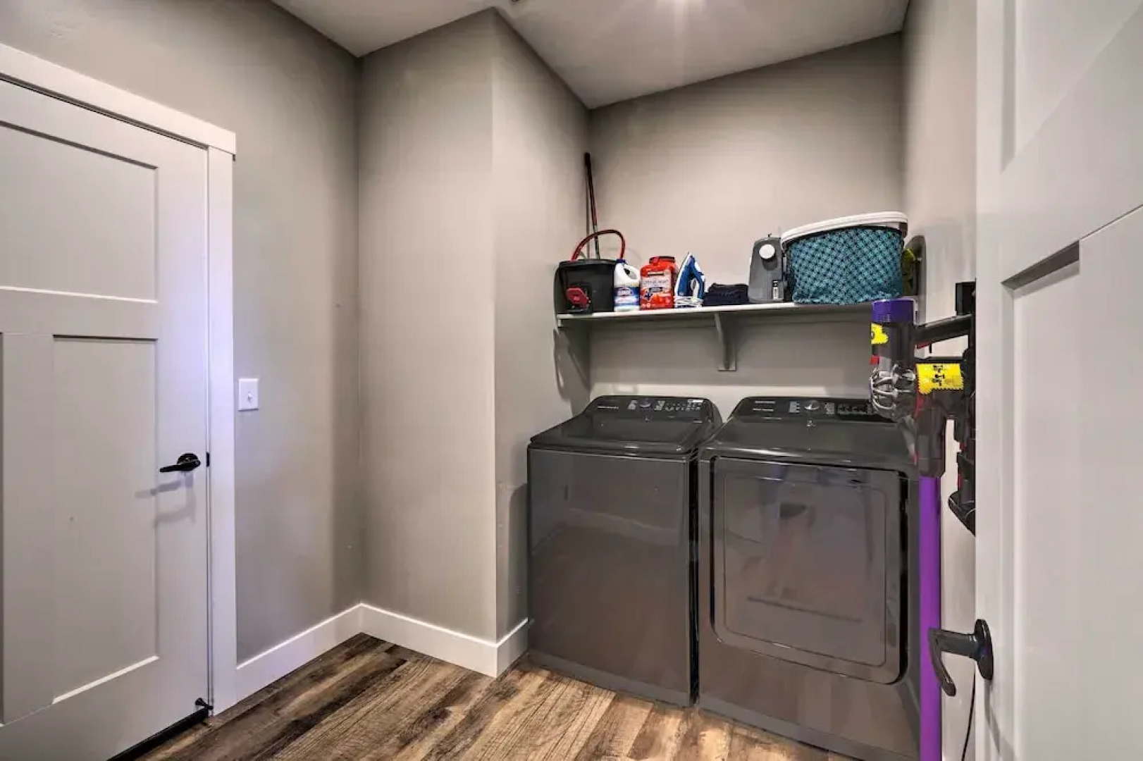 Lavish National Forest Retreat w/ Hot Tub + Views!