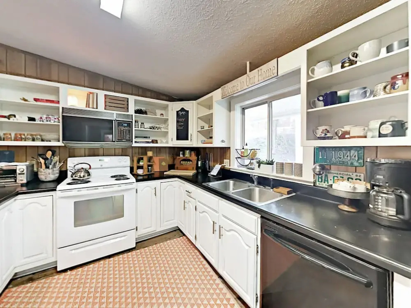 Unique Getaway Near National Forest - 4 Br Home