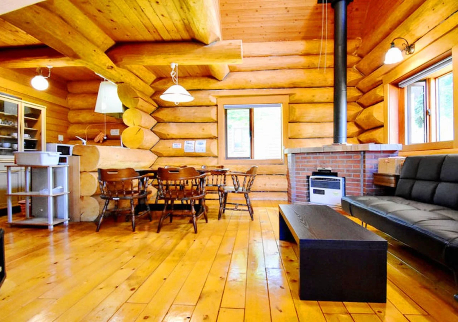 Canadian Log Cottage TAKITARO