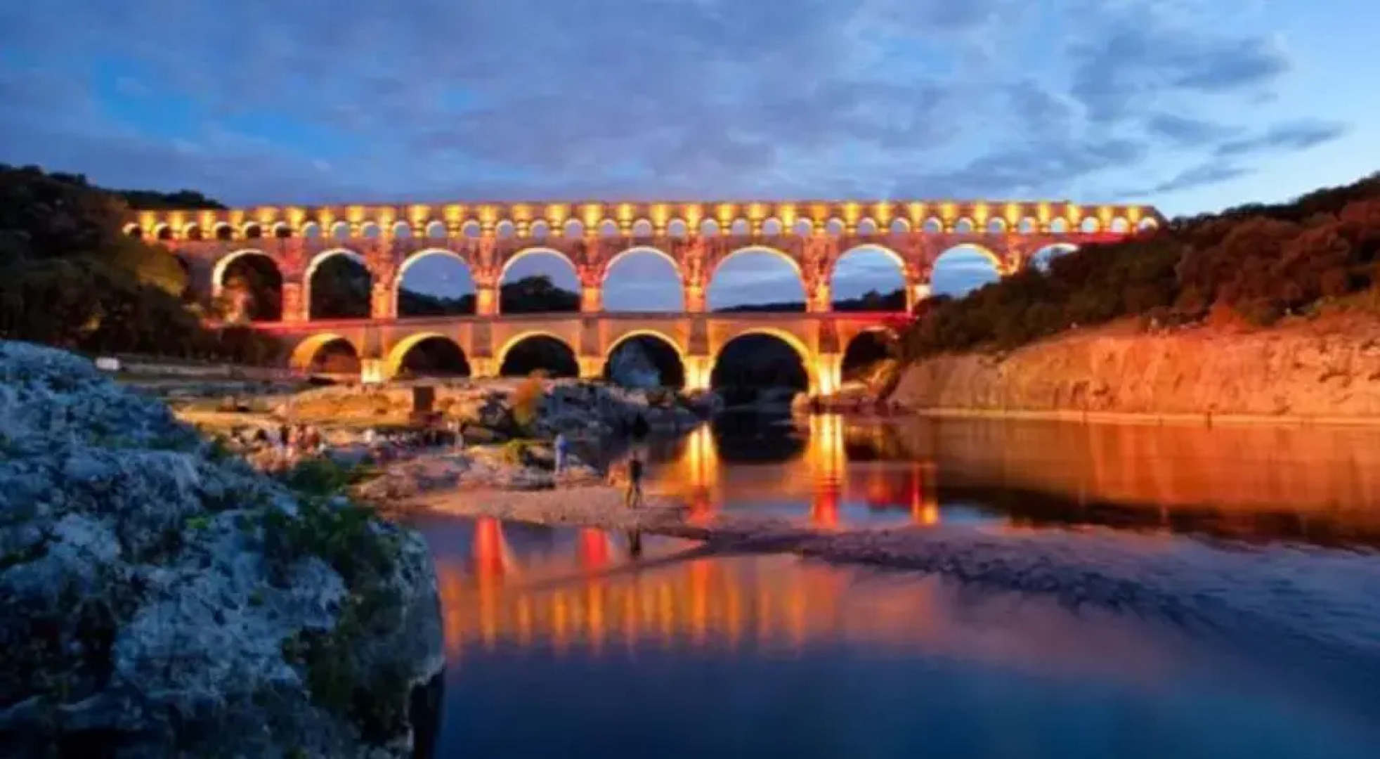 Elle & Lui En Jacuzzi