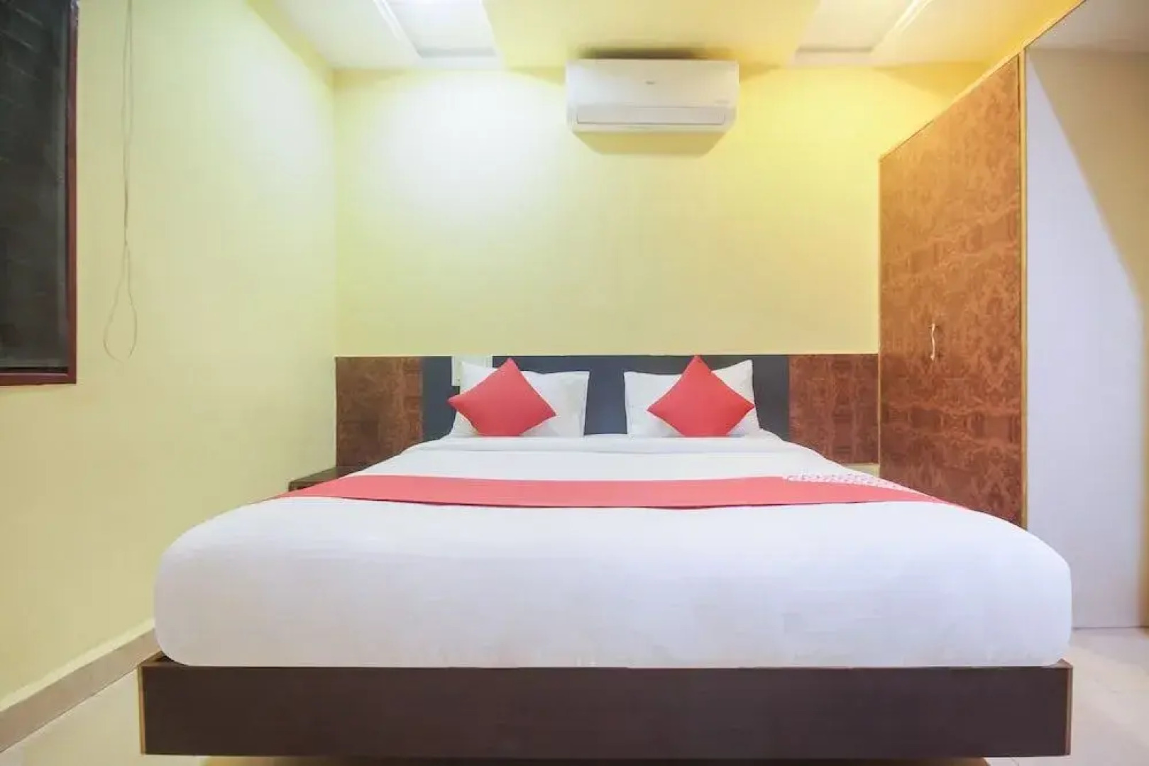 Oyo 48704 Rashi Farms