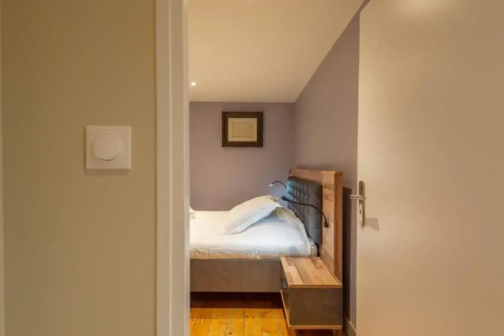 Spacious apartment with two terraces and private parking