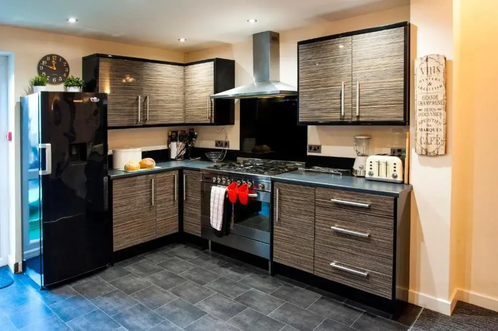 Beachaven (7 Bedroom/5 Bathroom)