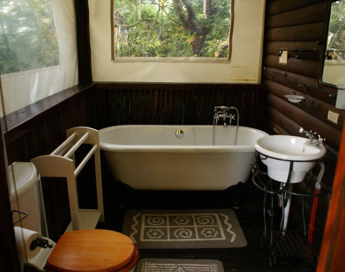 Isinkwe Backpackers Bushcamp