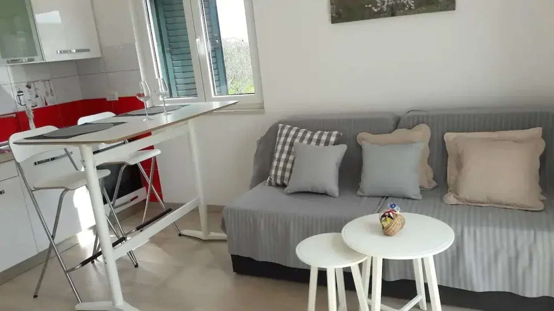 Viki - With Heated Pool - H