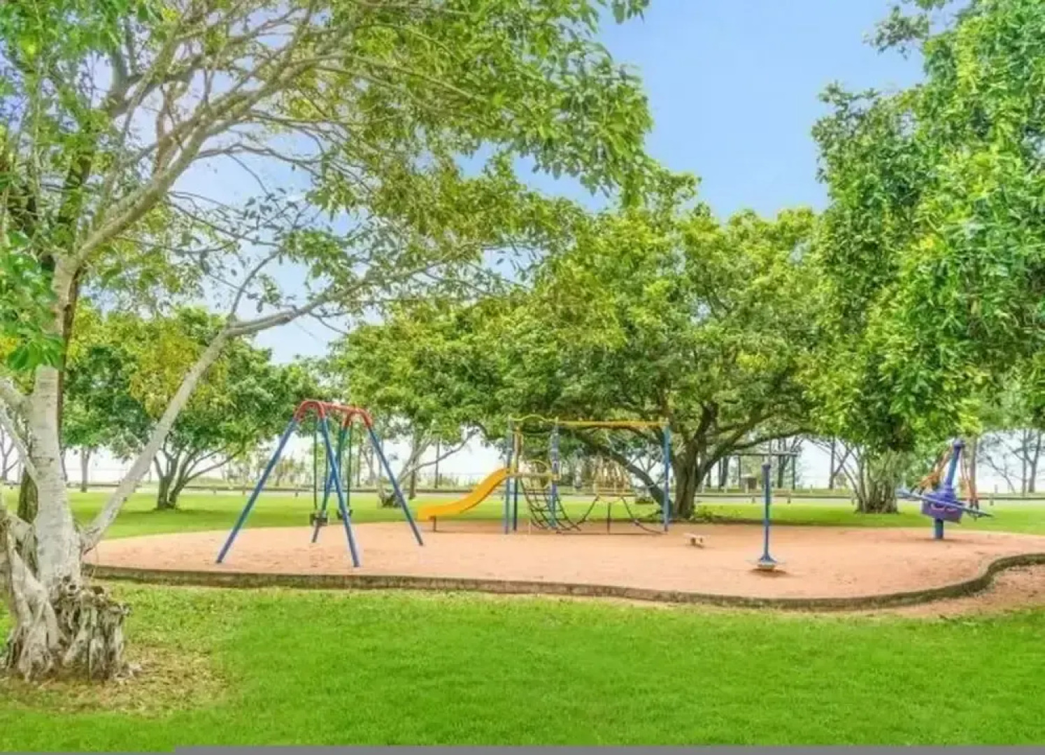 Nightcliff Foreshore Pool Outdoor Dining BBQ