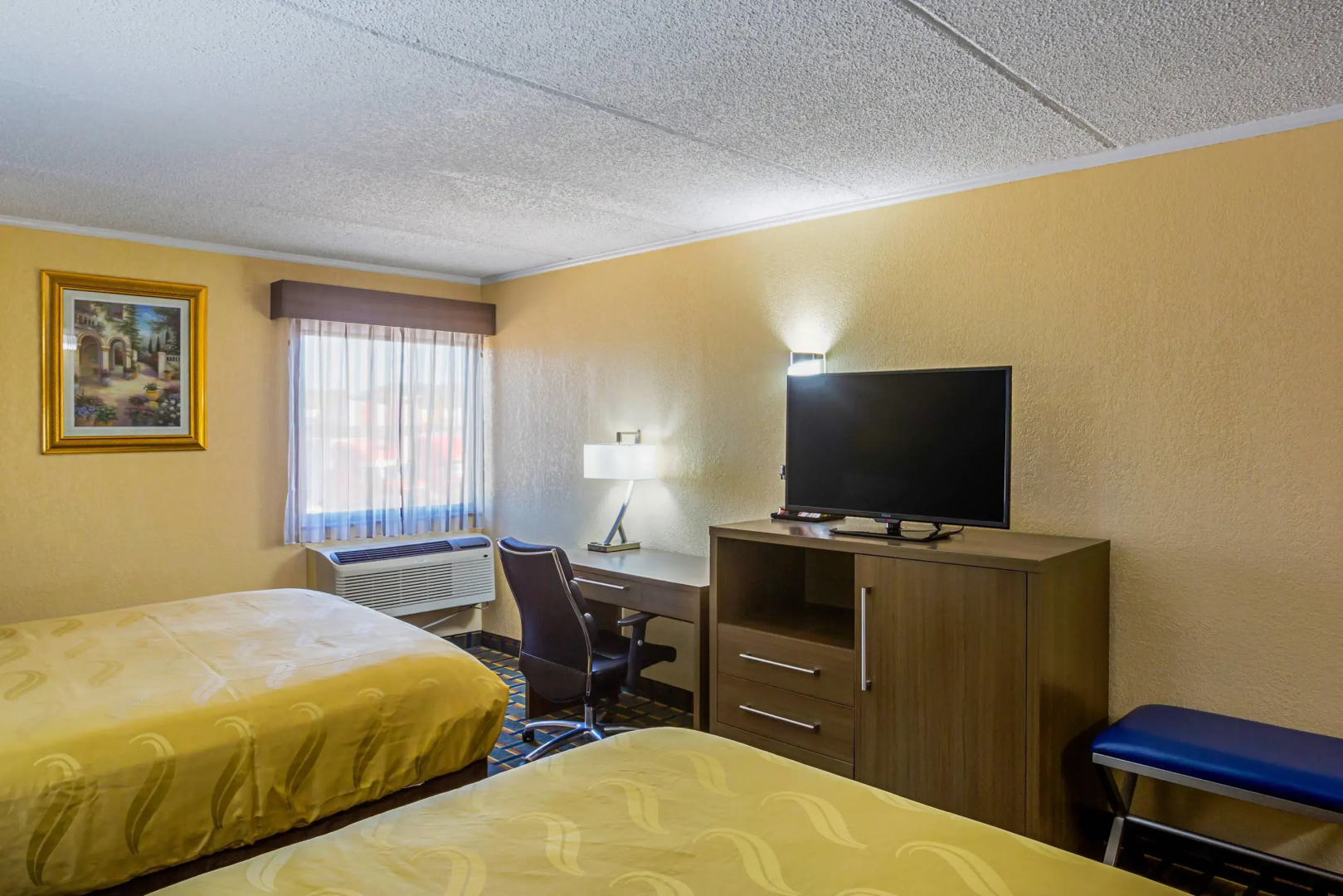 Quality Inn & Suites near Six Flags East