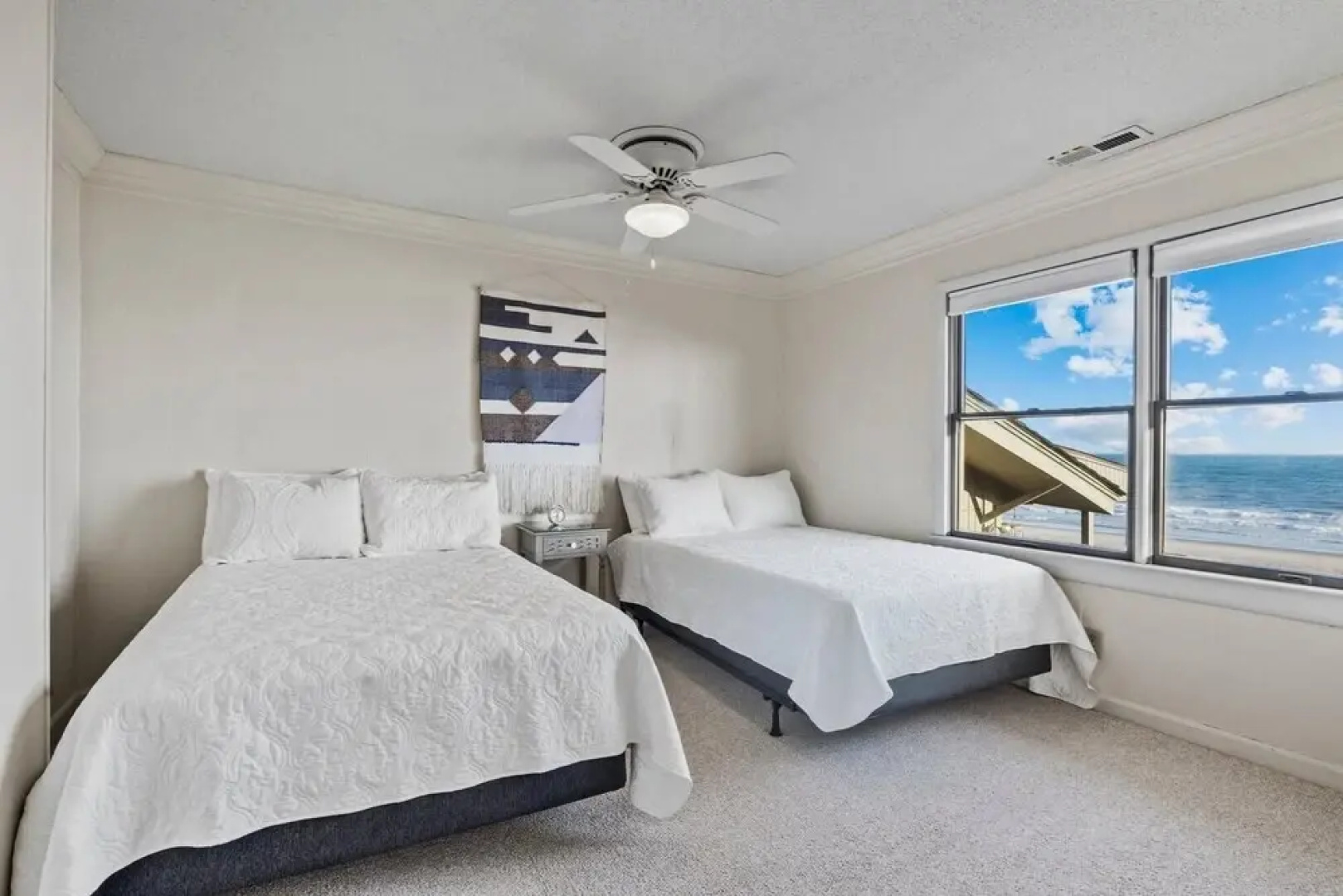 The Green Flash 4 Bedroom Home by RedAwning