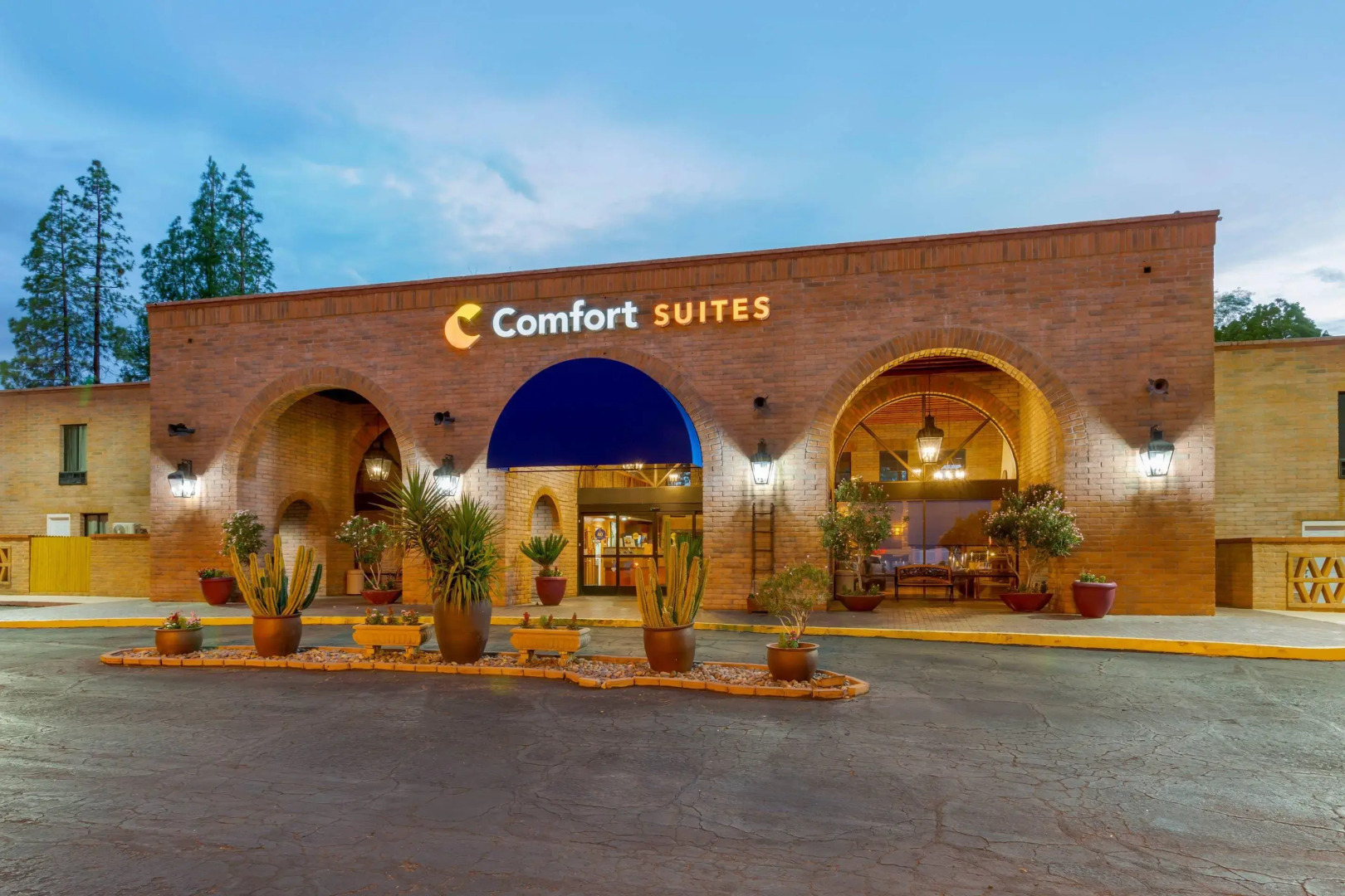 Comfort Suites Tucson near Sabino Canyon