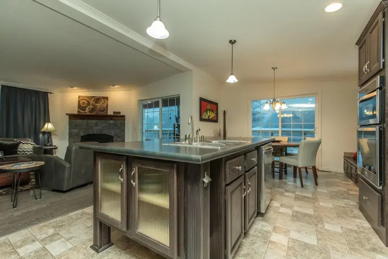 River Rock Walking Distance to Port Carling - Newer 3 bed 2 Bath