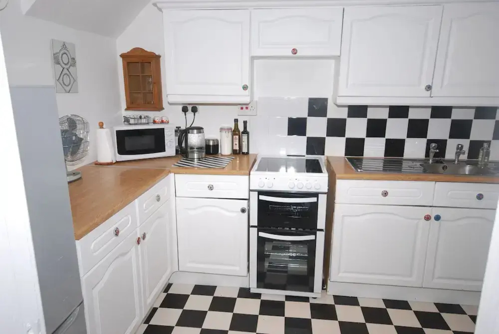 Stylish Central House Next To Warwick Castle