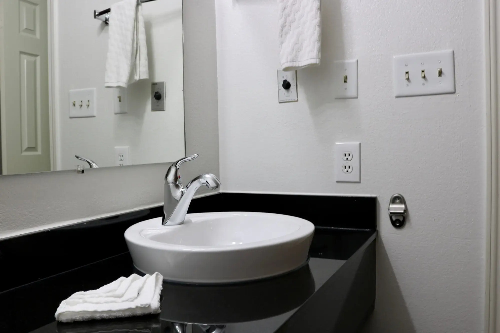 Heritage Inn & Suites