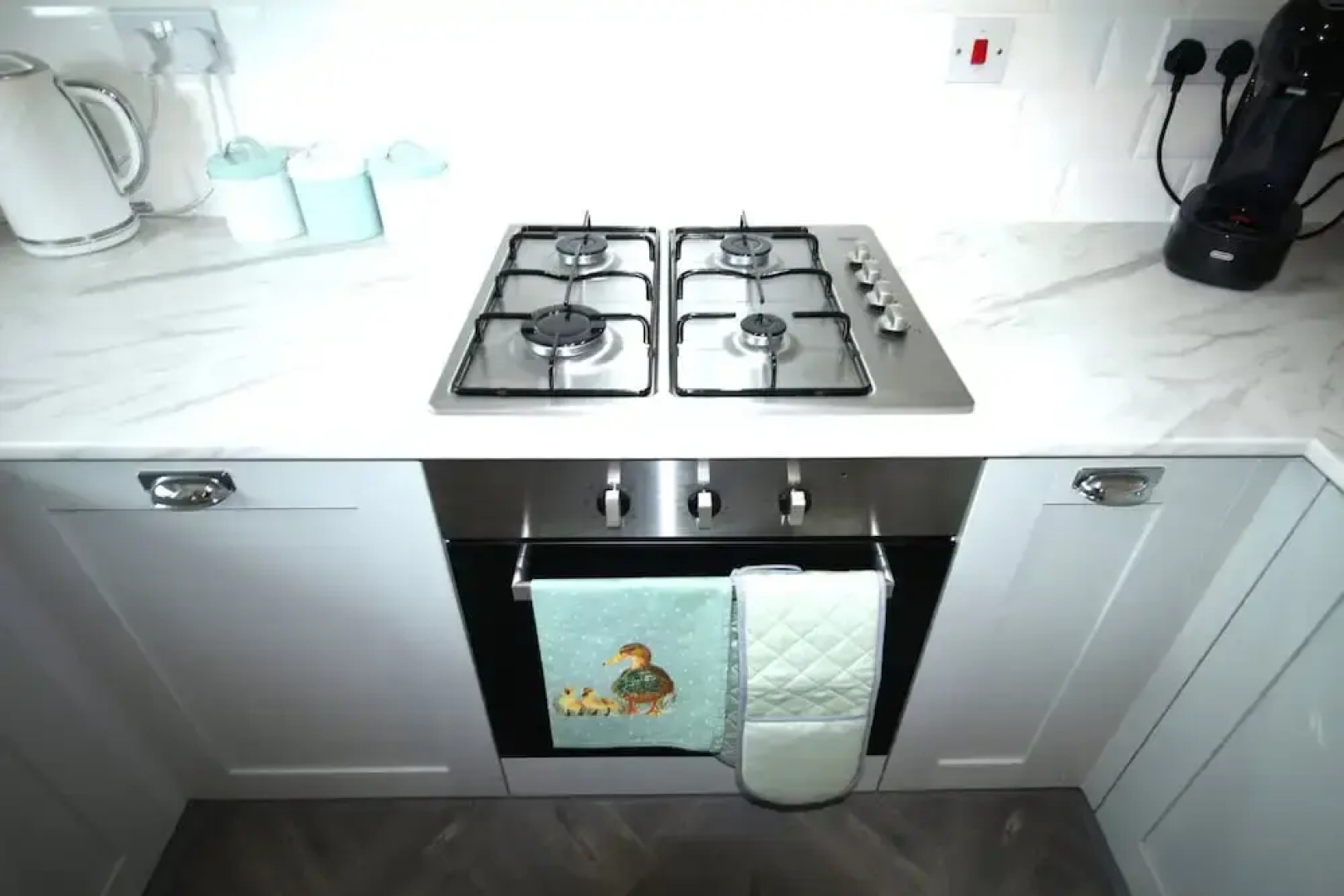 2 Bed House - Large Garden - Fully Refurbished