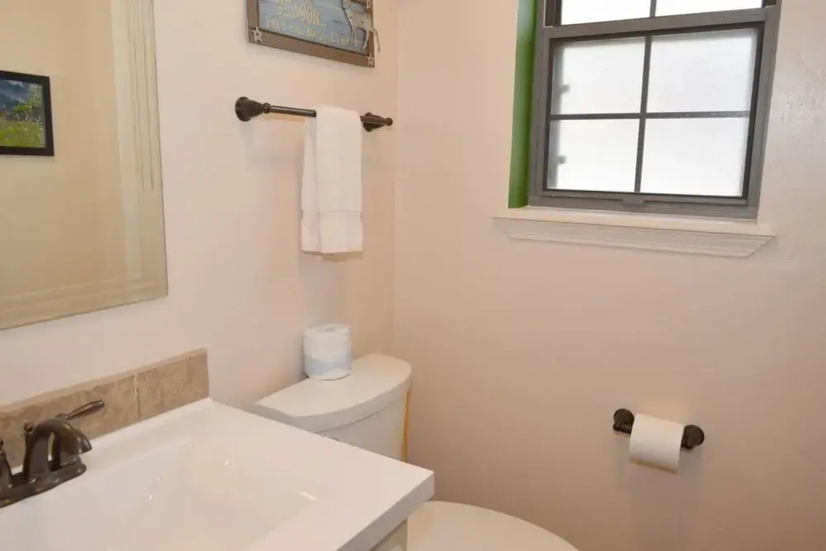 Claim_jumper_townhouse_19