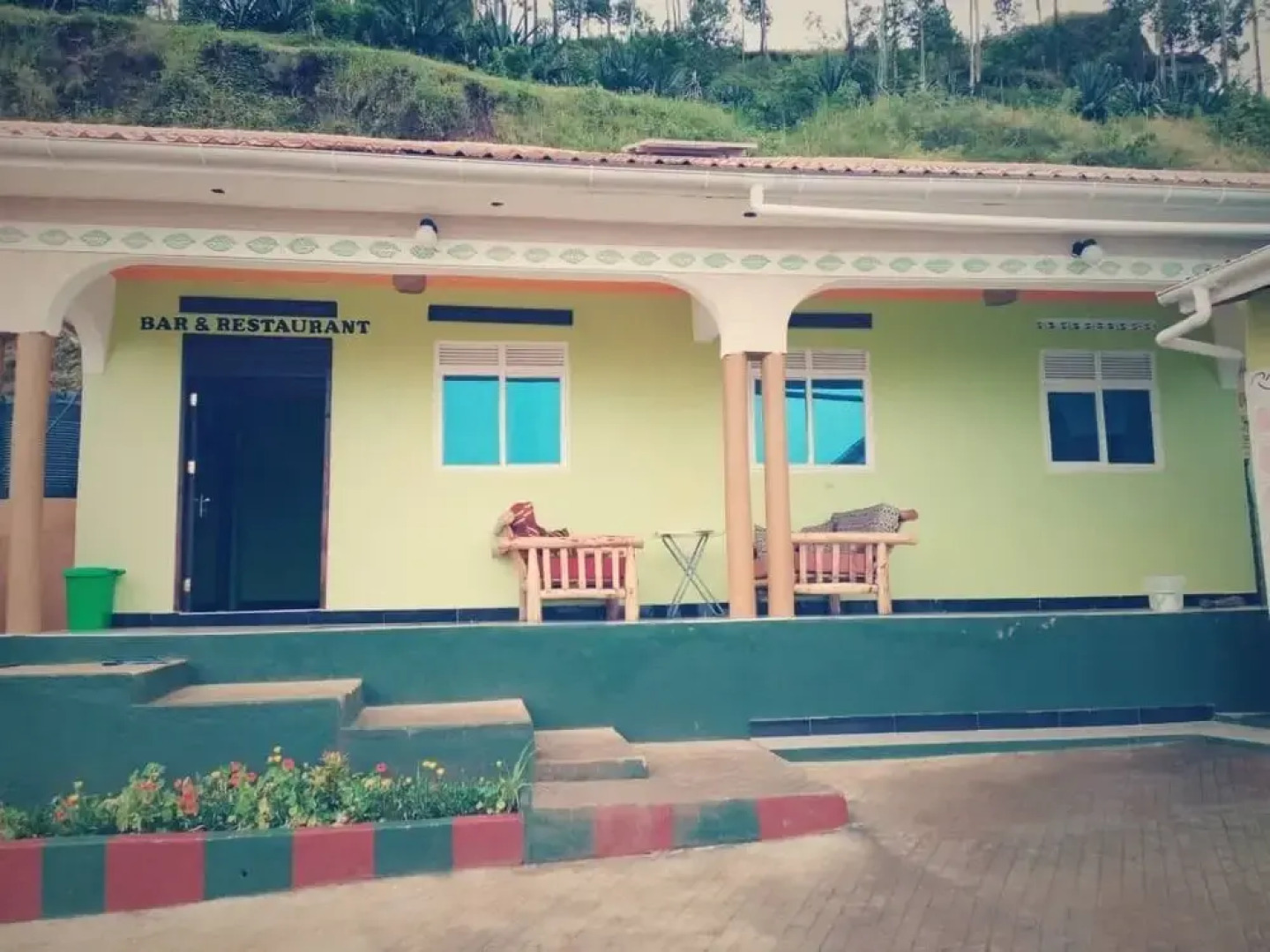 Sipi Travellers Lodge