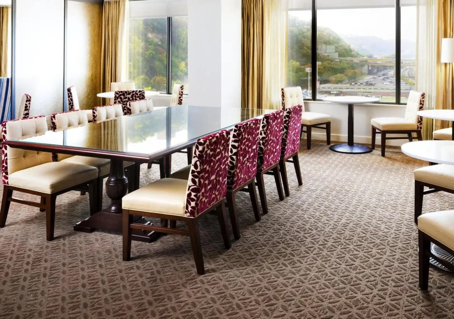 Sheraton Pittsburgh Hotel at Station Square