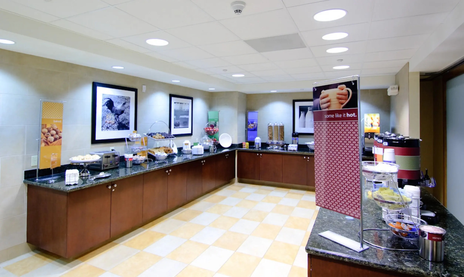 Hampton Inn & Suites Moreno Valley