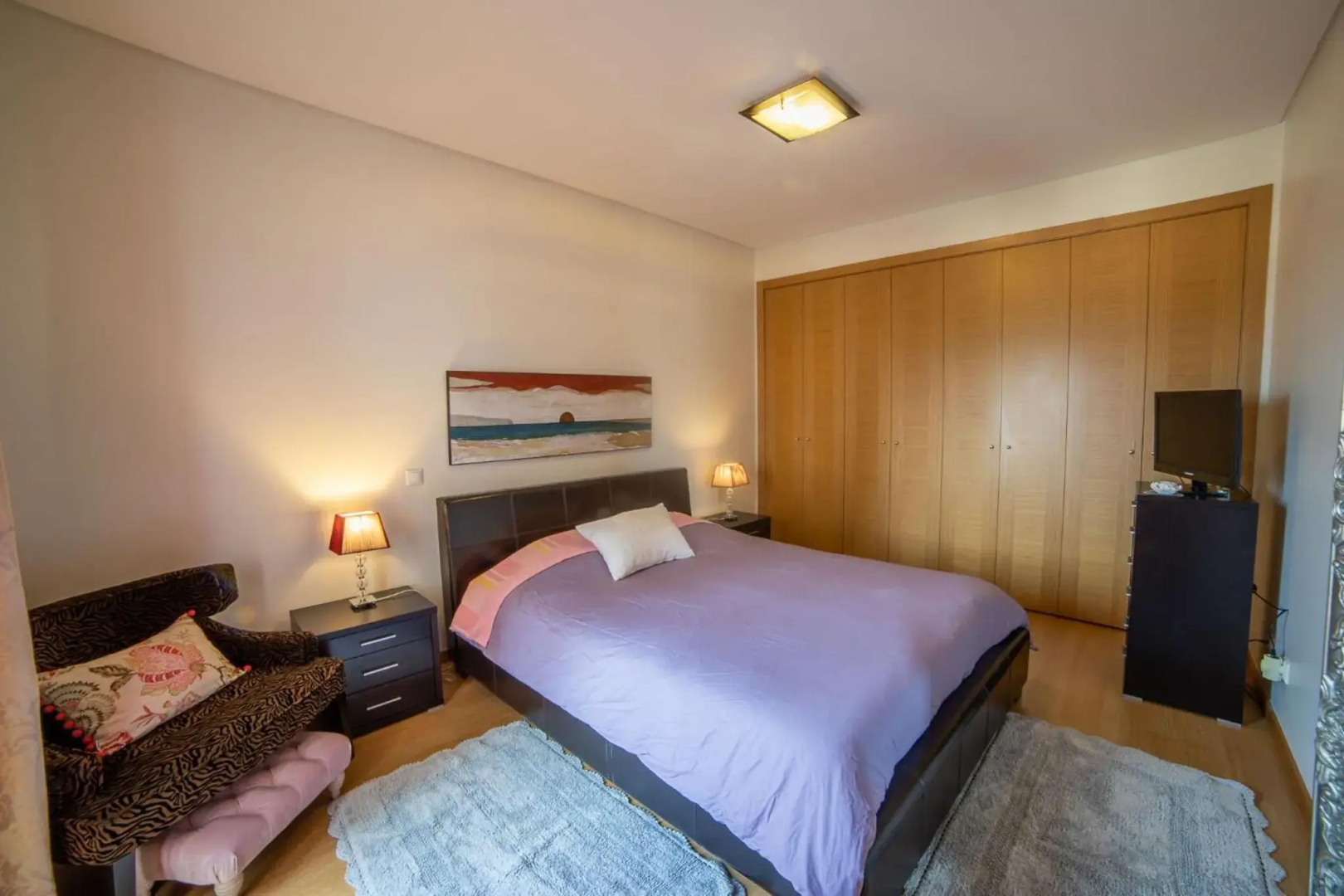 Lovely apartment near airport and Nations Park, with garage