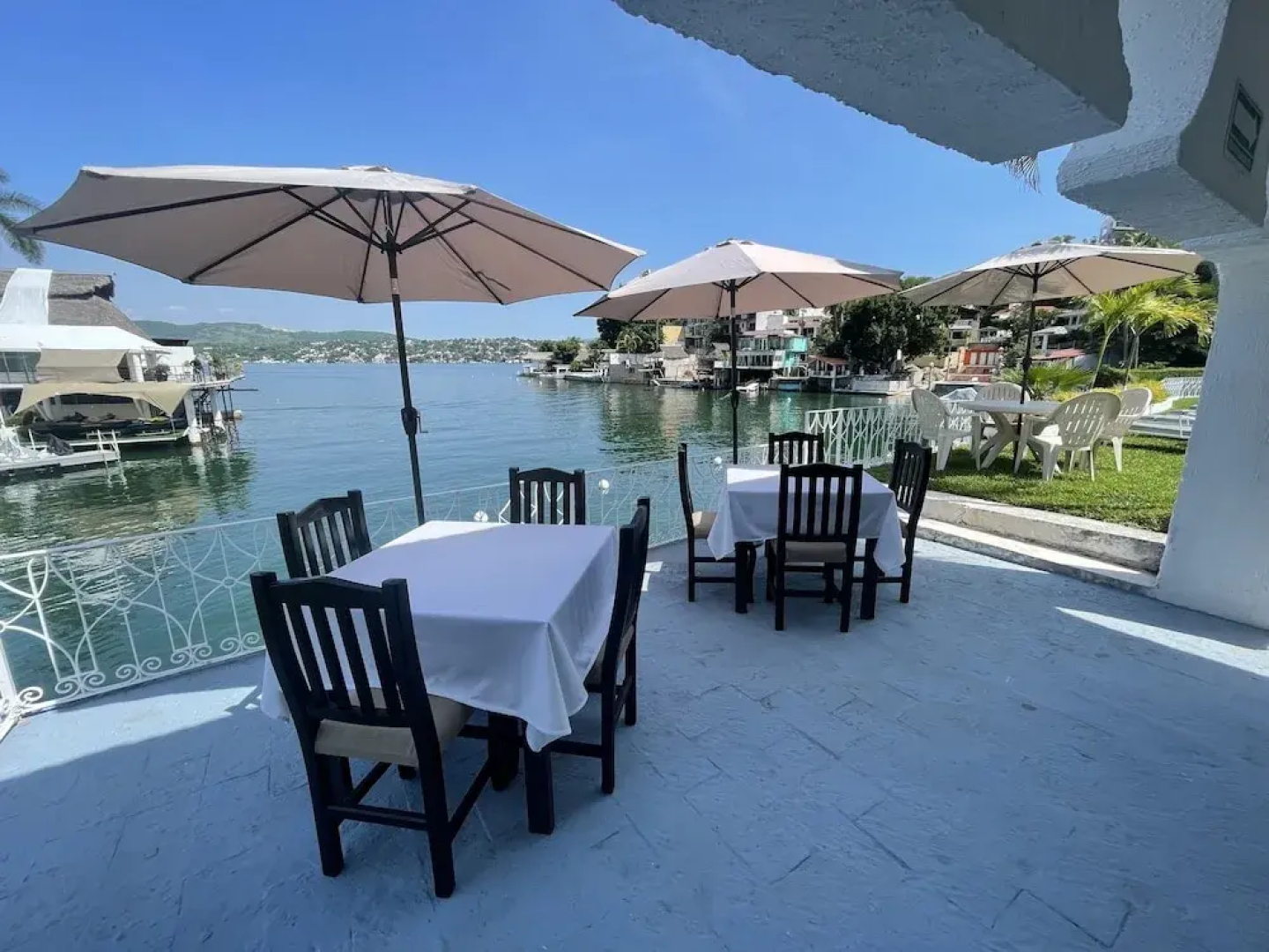 Marina Palace Teques