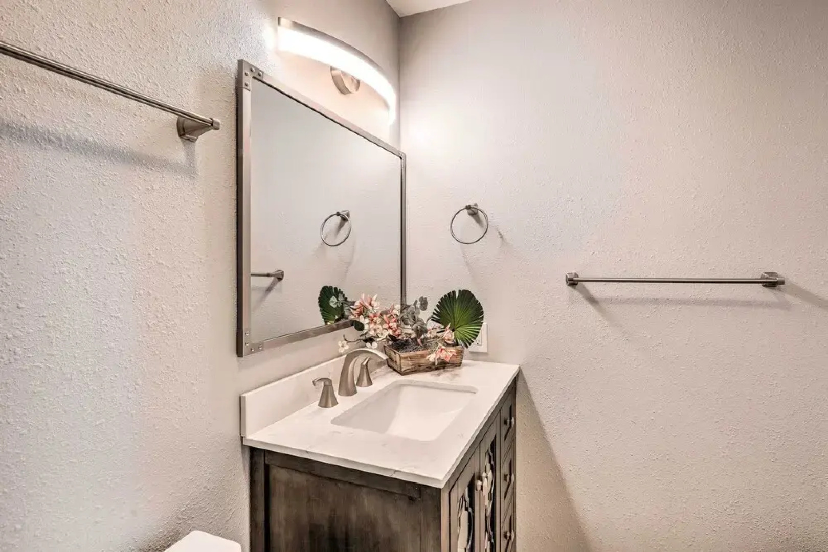 Cozy Fairbanks Condo < 3 Mi to Golden Heart!