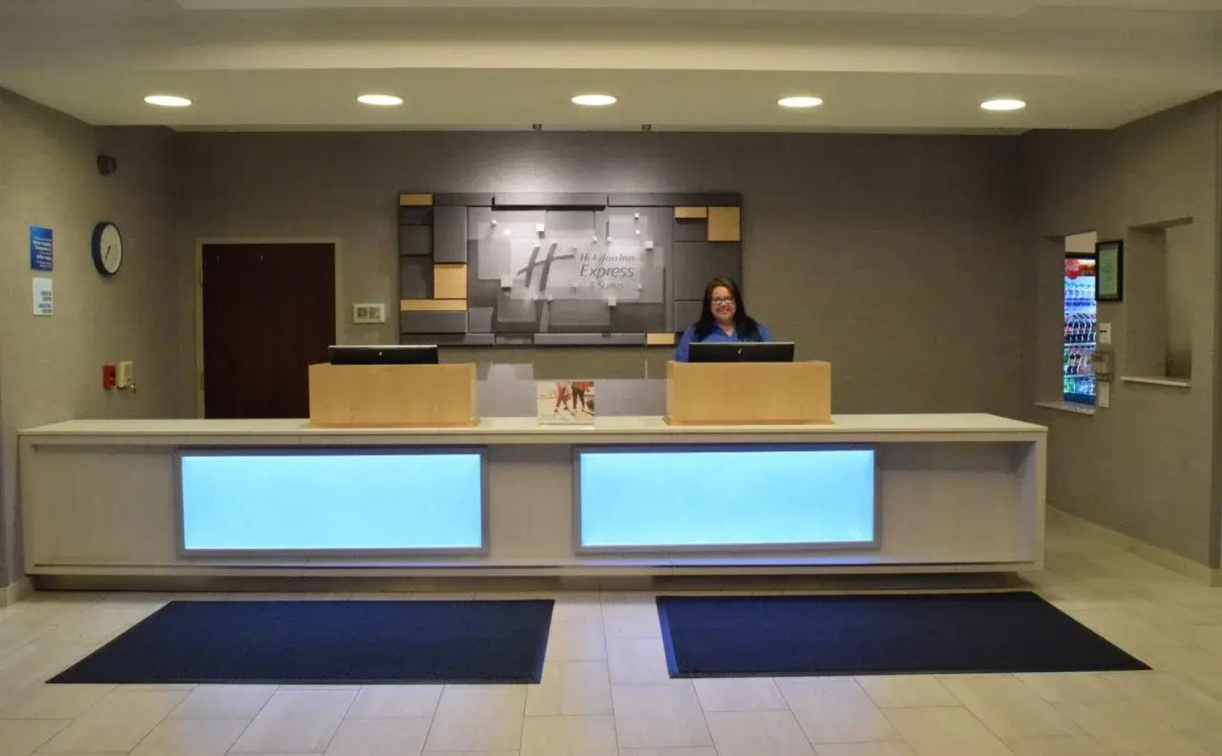 Holiday Inn Express & Suites Rochester Webster by IHG