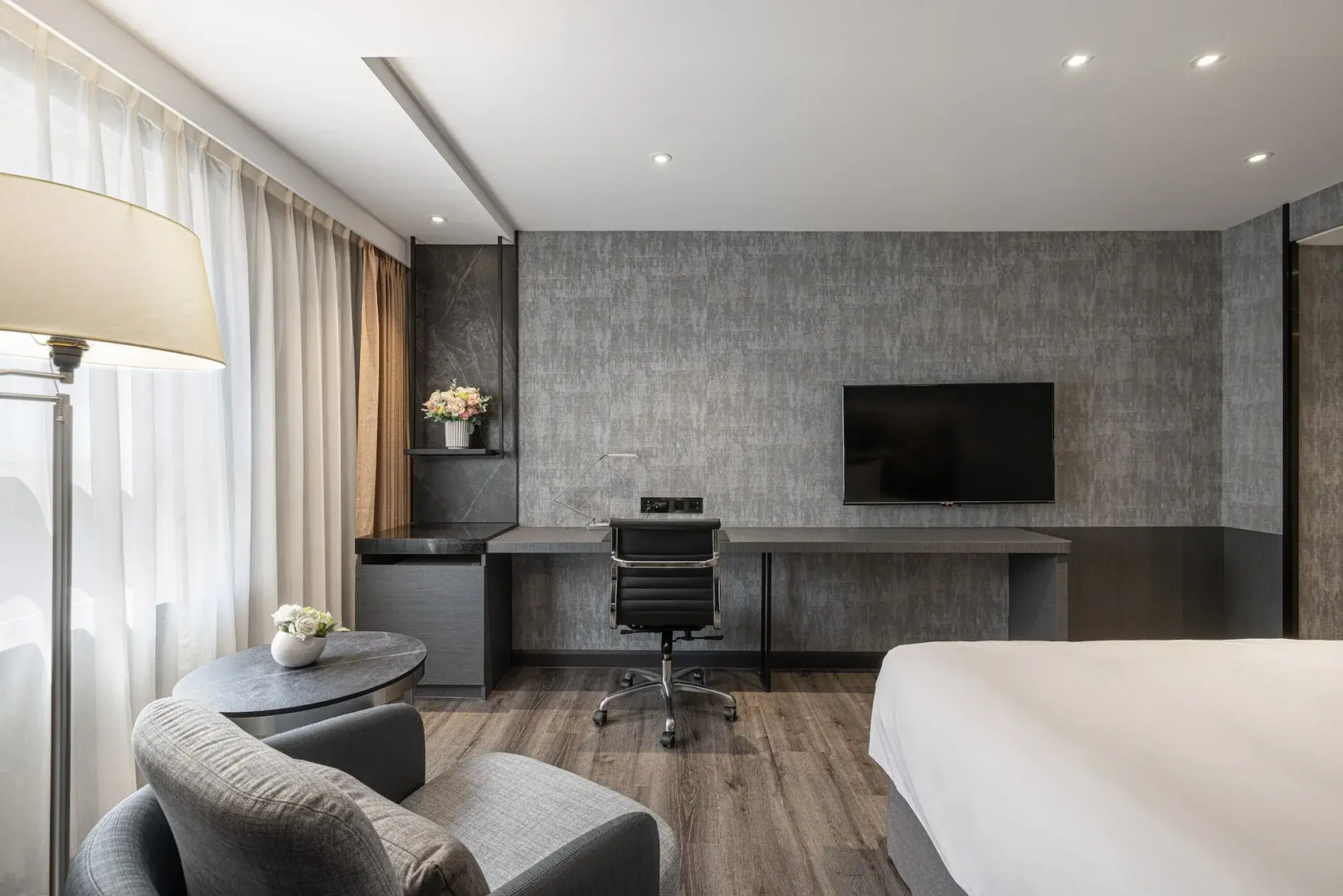 Lakeshore Hotel Metropolis I