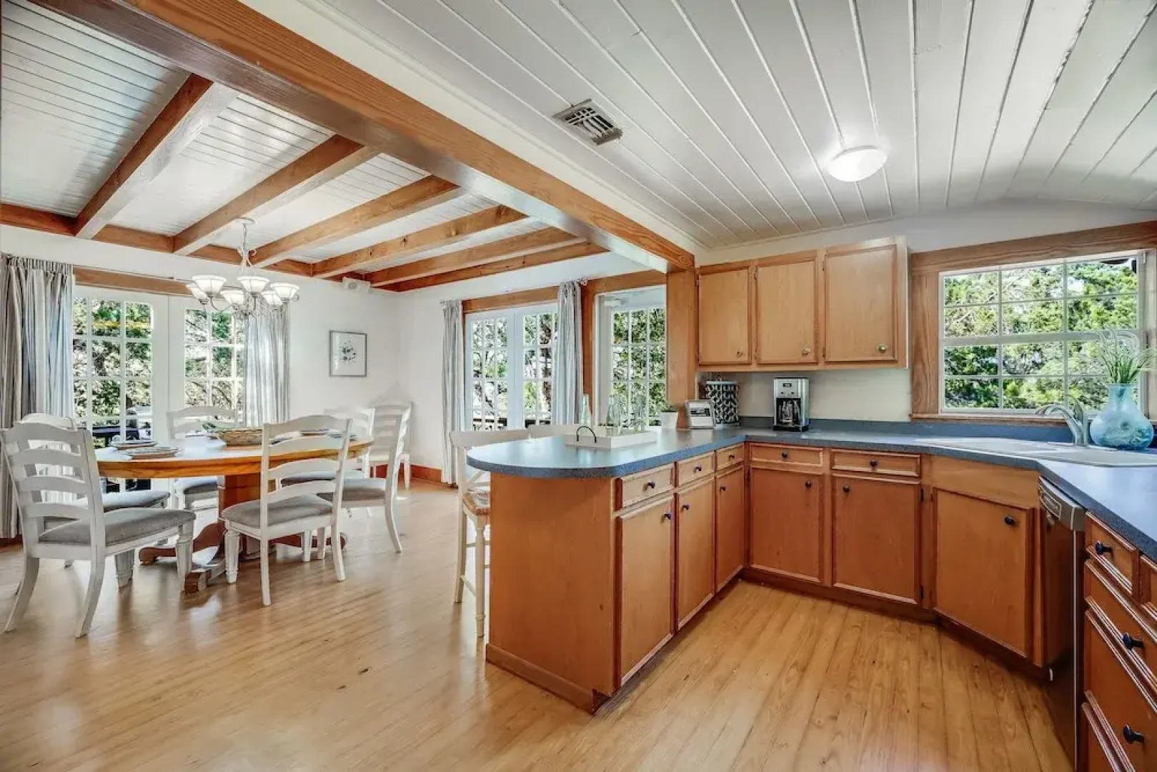 Lake Travis Waterfront Retreat