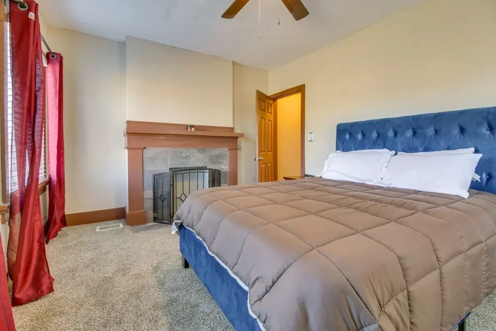 Sunny + Spacious Dayton Condo ~ 1 Mi to Downtown!