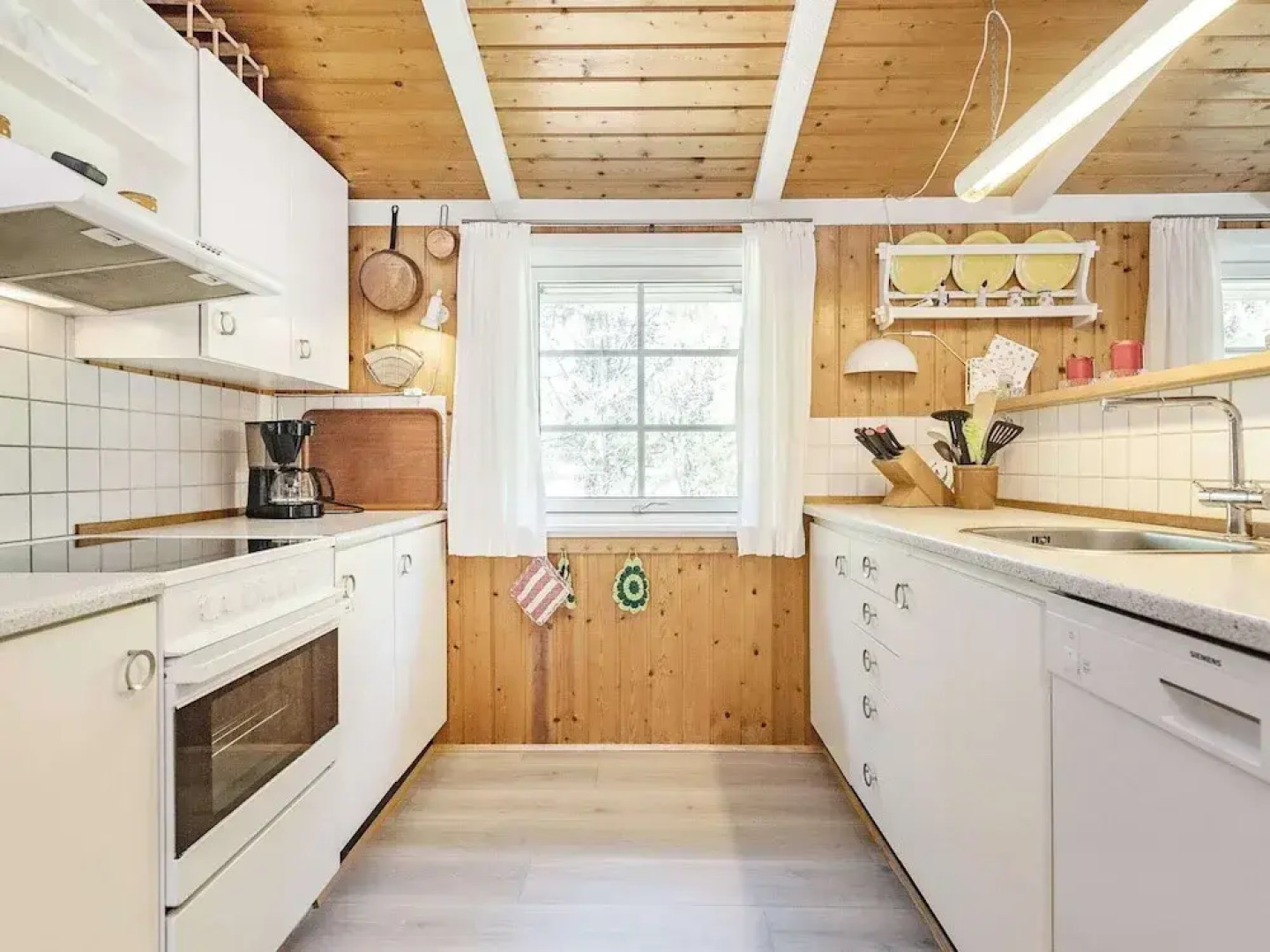 Sun-kissed Holiday Home in BlÃ¥vand near Sea