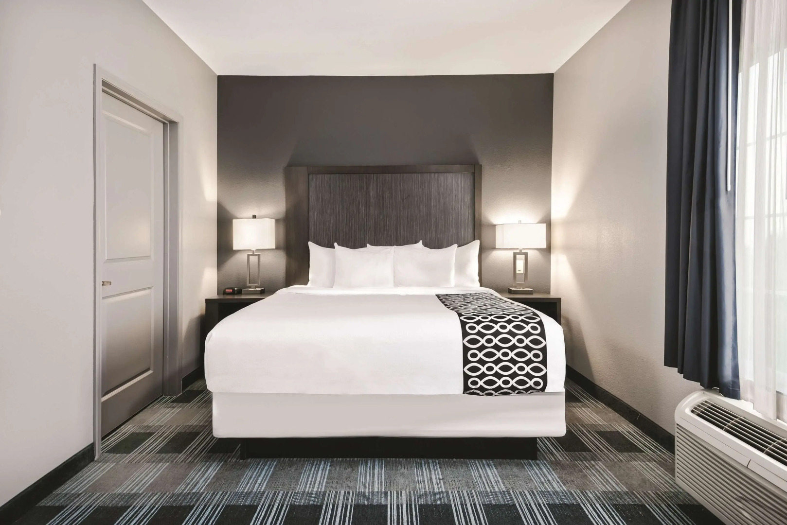 La Quinta Inn & Suites by Wyndham Victoria - South