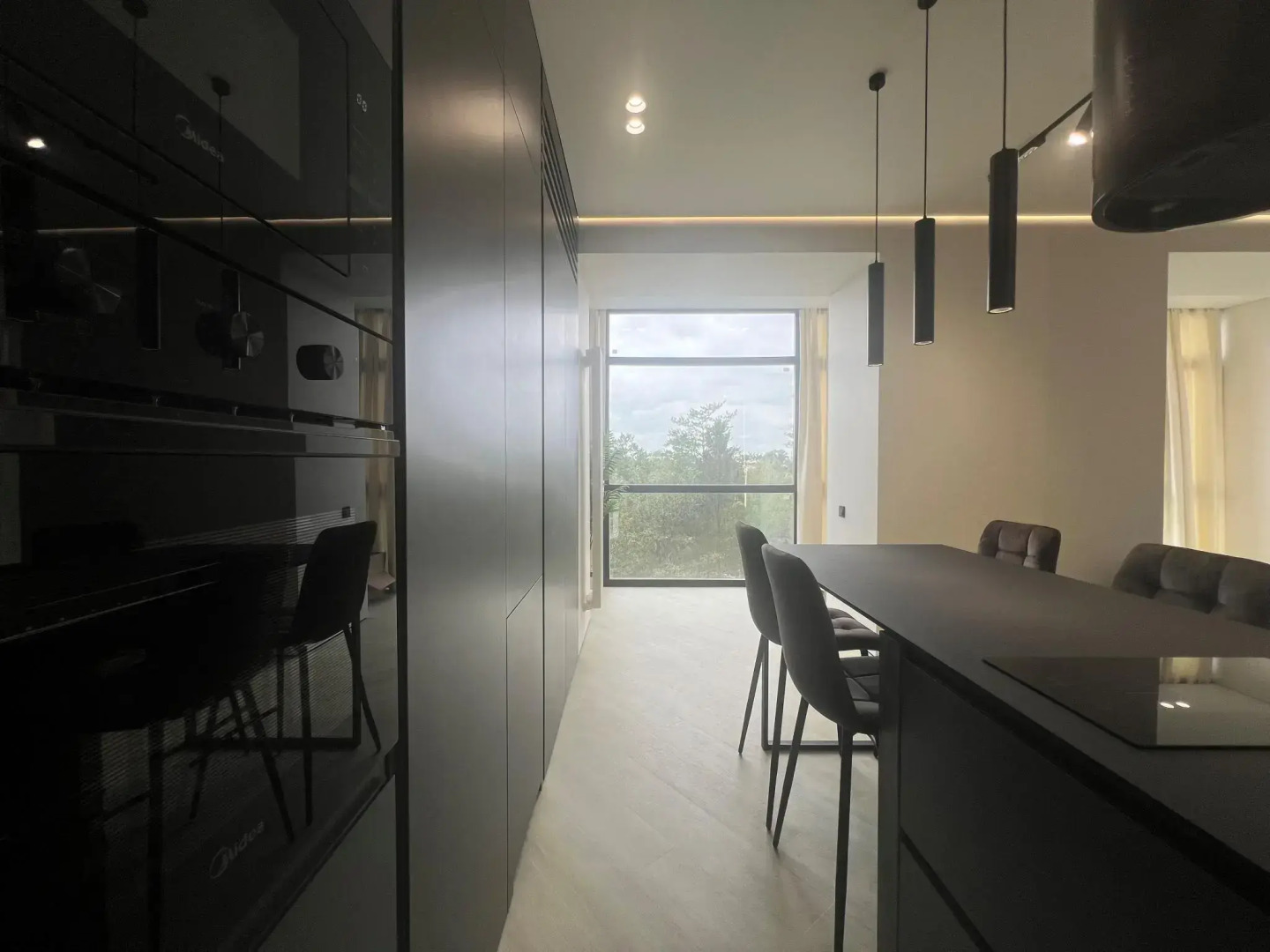 Live (Лайв) на улице Нурсултана Назарбаева 1/3