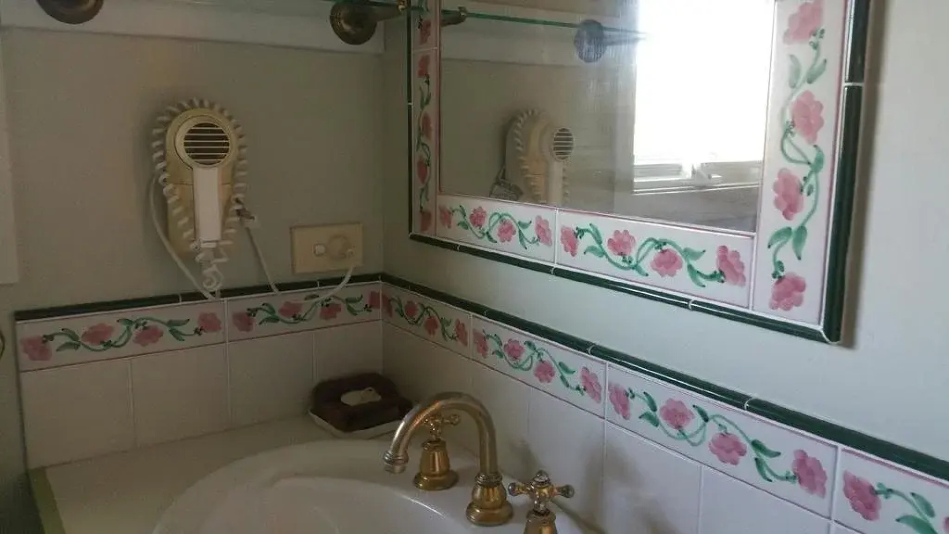 Casablanca Enchanted Cottage - Adults Only