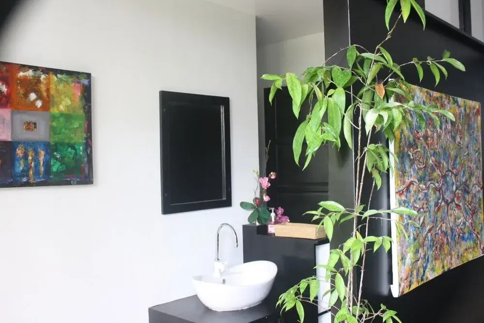 La Pernela Beachfront Resort