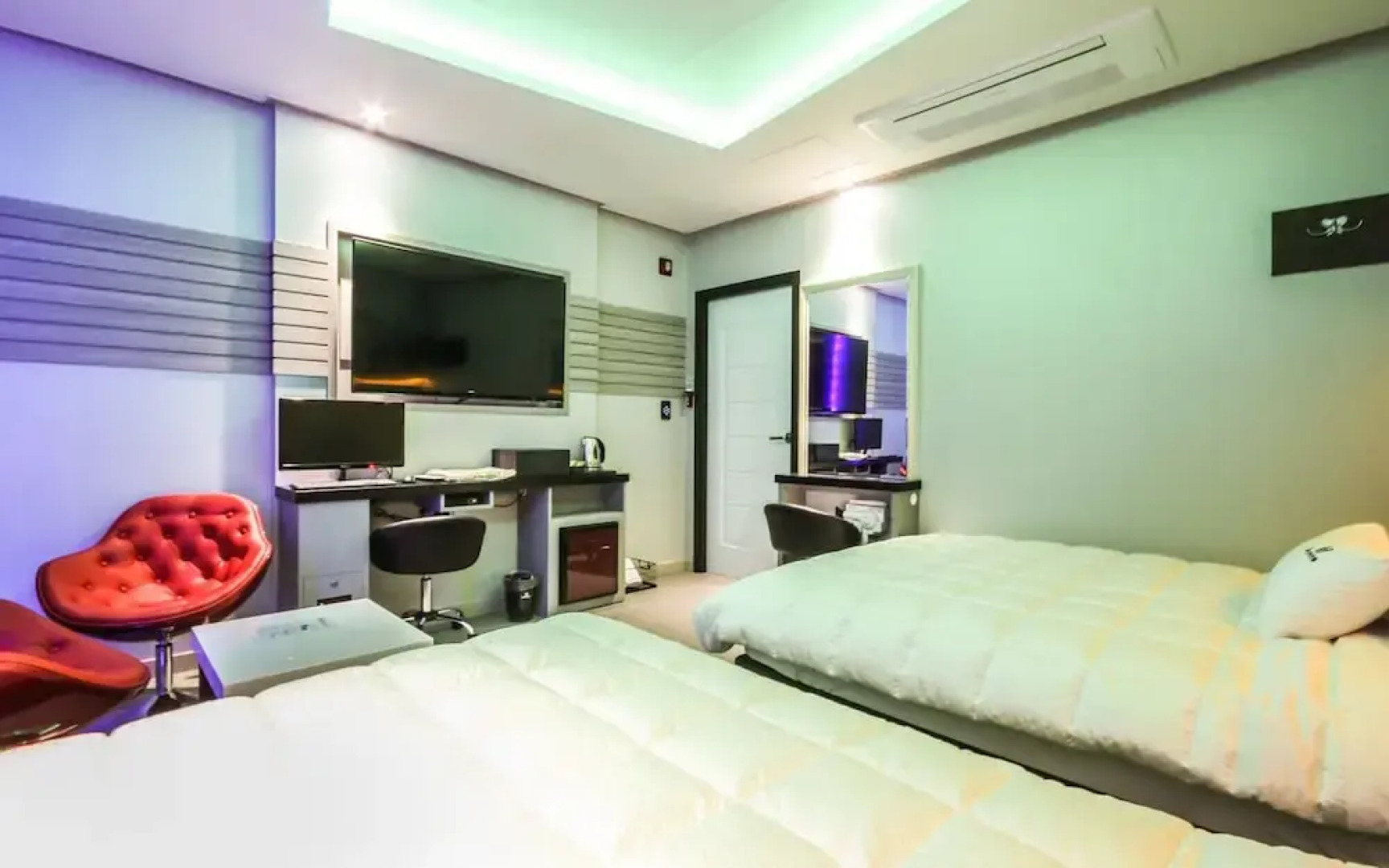 Sancheong Hyu And Joy